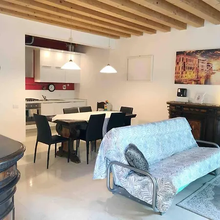 Magnolia Apartment, Easy For Family Benátky